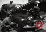 Immagine di Il razionamento di benzina sollevato dopo la seconda guerra mondiale United States USA, 1945, secondo 41 filmato di repertorio 65675024702