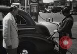 Immagine di Il razionamento di benzina sollevato dopo la seconda guerra mondiale United States USA, 1945, secondo 42 filmato di repertorio 65675024702