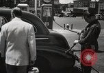 Immagine di Il razionamento di benzina sollevato dopo la seconda guerra mondiale United States USA, 1945, secondo 43 filmato di repertorio 65675024702