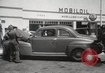 Immagine di Il razionamento di benzina sollevato dopo la seconda guerra mondiale United States USA, 1945, secondo 46 filmato di repertorio 65675024702