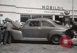 Immagine di Il razionamento di benzina sollevato dopo la seconda guerra mondiale United States USA, 1945, secondo 50 filmato di repertorio 65675024702