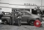Immagine di Il razionamento di benzina sollevato dopo la seconda guerra mondiale United States USA, 1945, secondo 55 filmato di repertorio 65675024702