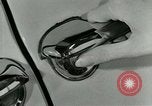 Immagine di Stato del sud Parkway in Lincoln annunci di mercurio New York United States USA, 1949, secondo 12 filmato di repertorio 65675024711