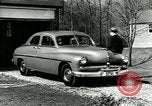 Immagine di Famiglia mostra Lincoln-Mercury auto Long Island New York USA, 1949, secondo 9 filmato di repertorio 65675024712