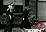 Immagine di Famiglia mostra Lincoln-Mercury auto Long Island New York USA, 1949, secondo 17 filmato di repertorio 65675024712