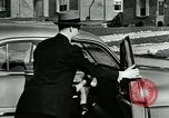 Immagine di Famiglia mostra Lincoln-Mercury auto Long Island New York USA, 1949, secondo 27 filmato di repertorio 65675024712