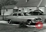 Immagine di Famiglia mostra Lincoln-Mercury auto Long Island New York USA, 1949, secondo 45 filmato di repertorio 65675024712