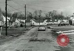 Immagine di Famiglia mostra Lincoln-Mercury auto Long Island New York USA, 1949, secondo 58 filmato di repertorio 65675024712