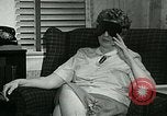 Immagine di L'abuso di droga United States USA, 1966, secondo 17 filmato di repertorio 65675024721