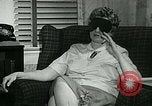 Immagine di L'abuso di droga United States USA, 1966, secondo 18 filmato di repertorio 65675024721