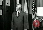 Standbild James Goddard sprechen über Drogen United States USA, 1966, aus Sekunde 3 historischem Filmmaterial Videoclip 65675024722