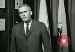 Standbild James Goddard sprechen über Drogen United States USA, 1966, aus Sekunde 20 historischem Filmmaterial Videoclip 65675024722