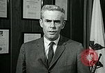 Standbild James Goddard sprechen über Drogen United States USA, 1966, aus Sekunde 36 historischem Filmmaterial Videoclip 65675024722
