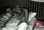 Standbild James Goddard sprechen über Drogen United States USA, 1966, aus Sekunde 46 historischem Filmmaterial Videoclip 65675024722