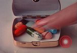 Standbild illegalen Drogenkonsum öffentliche Bekanntmachung Washington DC USA, 1960, aus Sekunde 23 historischem Filmmaterial Videoclip 65675024735