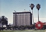 Standbild Wahrzeichen von Los Angeles in den 1950er Jahren Los Angeles California USA, 1950, aus Sekunde 54 historischem Filmmaterial Videoclip 65675024738