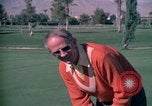 Standbild Golf und Schwimmen in den 70er Jahren Las Vegas Las Vegas Nevada USA, 1976, aus Sekunde 10 historischem Filmmaterial Videoclip 65675024764