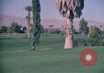 Standbild Golf und Schwimmen in den 70er Jahren Las Vegas Las Vegas Nevada USA, 1976, aus Sekunde 14 historischem Filmmaterial Videoclip 65675024764