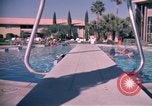 Standbild Golf und Schwimmen in den 70er Jahren Las Vegas Las Vegas Nevada USA, 1976, aus Sekunde 16 historischem Filmmaterial Videoclip 65675024764