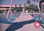 Standbild Golf und Schwimmen in den 70er Jahren Las Vegas Las Vegas Nevada USA, 1976, aus Sekunde 17 historischem Filmmaterial Videoclip 65675024764