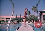 Standbild Golf und Schwimmen in den 70er Jahren Las Vegas Las Vegas Nevada USA, 1976, aus Sekunde 25 historischem Filmmaterial Videoclip 65675024764