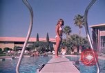 Standbild Golf und Schwimmen in den 70er Jahren Las Vegas Las Vegas Nevada USA, 1976, aus Sekunde 27 historischem Filmmaterial Videoclip 65675024764