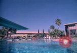Standbild Golf und Schwimmen in den 70er Jahren Las Vegas Las Vegas Nevada USA, 1976, aus Sekunde 30 historischem Filmmaterial Videoclip 65675024764