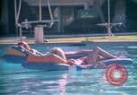 Standbild Golf und Schwimmen in den 70er Jahren Las Vegas Las Vegas Nevada USA, 1976, aus Sekunde 40 historischem Filmmaterial Videoclip 65675024764