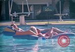 Standbild Golf und Schwimmen in den 70er Jahren Las Vegas Las Vegas Nevada USA, 1976, aus Sekunde 41 historischem Filmmaterial Videoclip 65675024764
