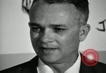 Standbild der Mensch spricht United States USA, 1966, aus Sekunde 8 historischem Filmmaterial Videoclip 65675024772