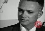Standbild der Mensch spricht United States USA, 1966, aus Sekunde 16 historischem Filmmaterial Videoclip 65675024772
