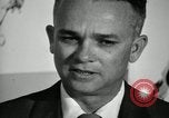 Standbild der Mensch spricht United States USA, 1966, aus Sekunde 19 historischem Filmmaterial Videoclip 65675024772