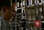 Image des activités de laboratoire United States USA, 1966, de la seconde 61 séquences d'archives historiques vidéo 65675024775