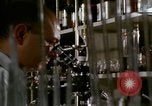 Image des activités de laboratoire United States USA, 1966, de la seconde 62 séquences d'archives historiques vidéo 65675024775