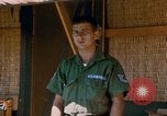 Standbild Bekämpfung Pilot Vietnam, 1966, aus Sekunde 32 historischem Filmmaterial Videoclip 65675024783