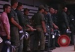 Image salle à manger Vietnam, 1966, de la seconde 6 séquences d'archives historiques vidéo 65675024797