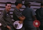 Image salle à manger Vietnam, 1966, de la seconde 13 séquences d'archives historiques vidéo 65675024797