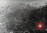 Standbild japanische Truppen Hong Kong, 1941, aus Sekunde 19 historischem Filmmaterial Videoclip 65675024820