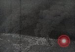 Standbild japanische Streitkräfte Angriff in Niederländisch Ostindien Celebes, 1942, aus Sekunde 27 historischem Filmmaterial Videoclip 65675024828
