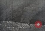 Standbild japanische Streitkräfte Angriff in Niederländisch Ostindien Celebes, 1942, aus Sekunde 29 historischem Filmmaterial Videoclip 65675024828