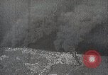 Standbild japanische Streitkräfte Angriff in Niederländisch Ostindien Celebes, 1942, aus Sekunde 32 historischem Filmmaterial Videoclip 65675024828