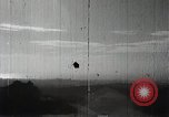 Immagine di Generale giapponese Mutaguchi Renya paga rispetti ai soldati caduti Singapore, 1942, secondo 17 filmato di repertorio 65675024830