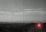 Immagine di Generale giapponese Mutaguchi Renya paga rispetti ai soldati caduti Singapore, 1942, secondo 19 filmato di repertorio 65675024830