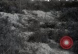 Immagine di Generale giapponese Mutaguchi Renya paga rispetti ai soldati caduti Singapore, 1942, secondo 29 filmato di repertorio 65675024830