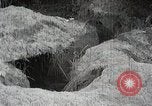Immagine di Generale giapponese Mutaguchi Renya paga rispetti ai soldati caduti Singapore, 1942, secondo 31 filmato di repertorio 65675024830