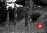 Immagine di Generale giapponese Mutaguchi Renya paga rispetti ai soldati caduti Singapore, 1942, secondo 36 filmato di repertorio 65675024830
