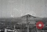 Immagine di Generale giapponese Mutaguchi Renya paga rispetti ai soldati caduti Singapore, 1942, secondo 45 filmato di repertorio 65675024830