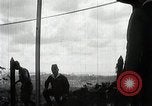 Immagine di Generale giapponese Mutaguchi Renya paga rispetti ai soldati caduti Singapore, 1942, secondo 56 filmato di repertorio 65675024830