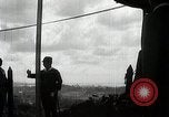 Immagine di Generale giapponese Mutaguchi Renya paga rispetti ai soldati caduti Singapore, 1942, secondo 59 filmato di repertorio 65675024830