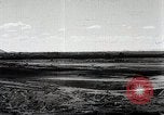 Standbild verlassenen Flugplatz China, 1944, aus Sekunde 34 historischem Filmmaterial Videoclip 65675024839